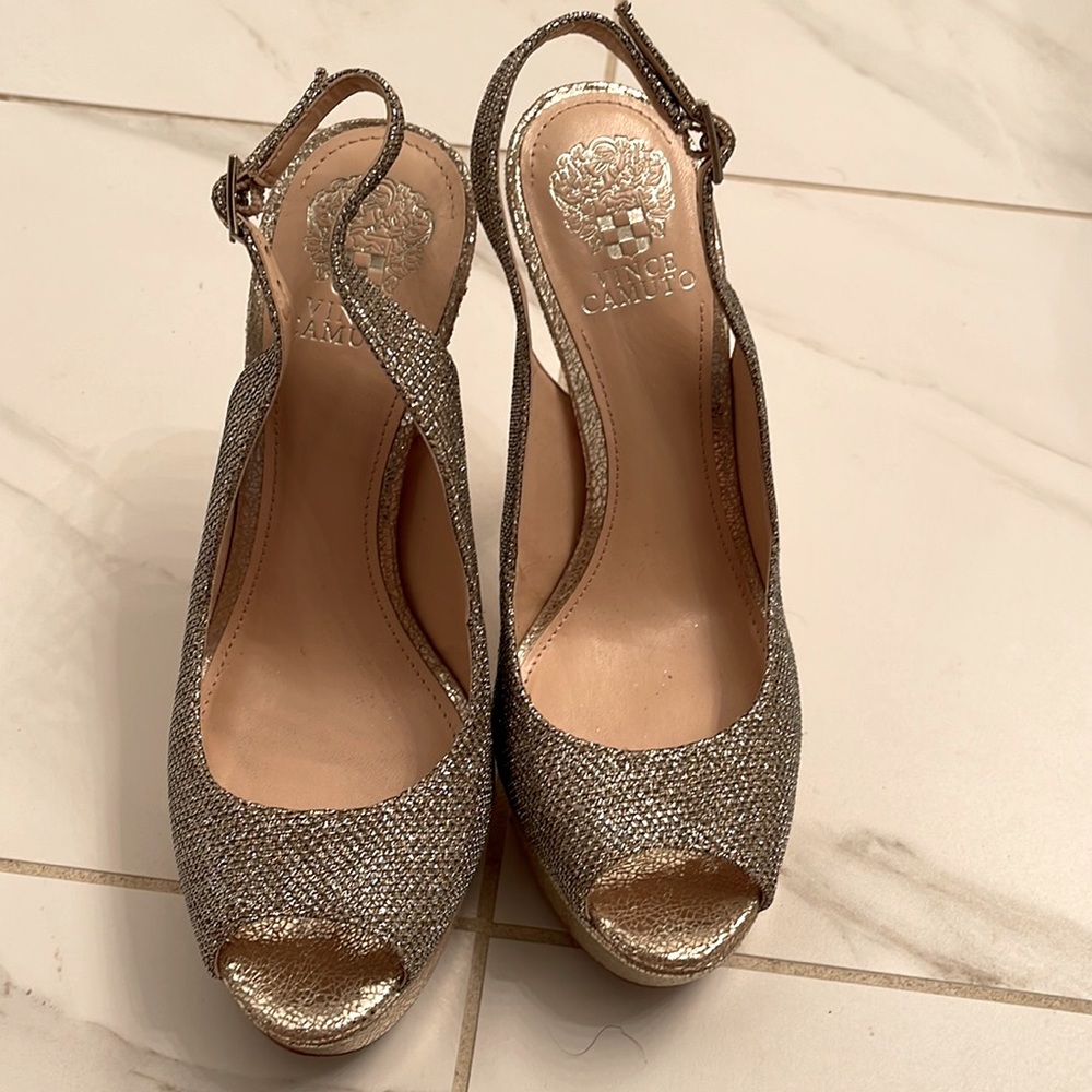 Vince Camuto heels worn a few times but still in great condition. Size 6